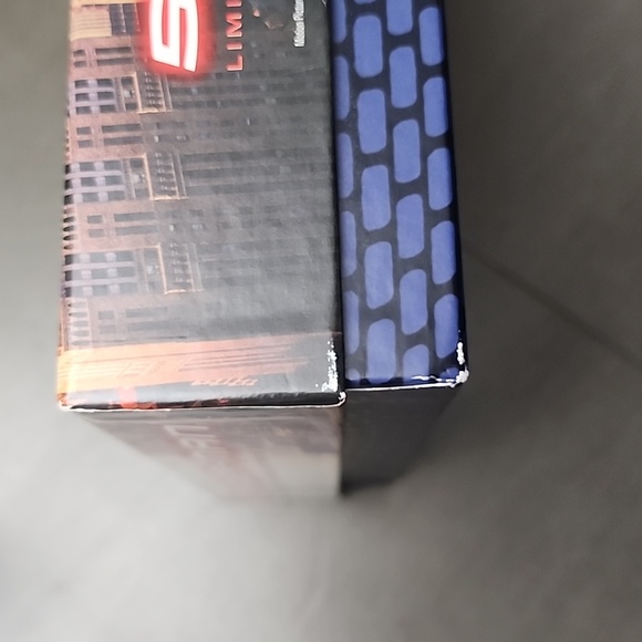 Empty Spider-Man limited edition collector's box - Picture 9 of 9